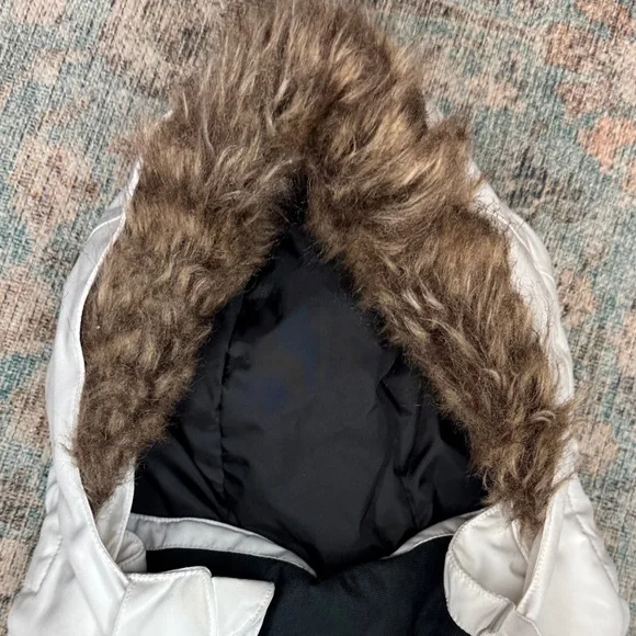 SPYDER Lola Ski Snowboarding Jacket Black & White with Colorful Accents - kid 12 - Picture 4 of 16